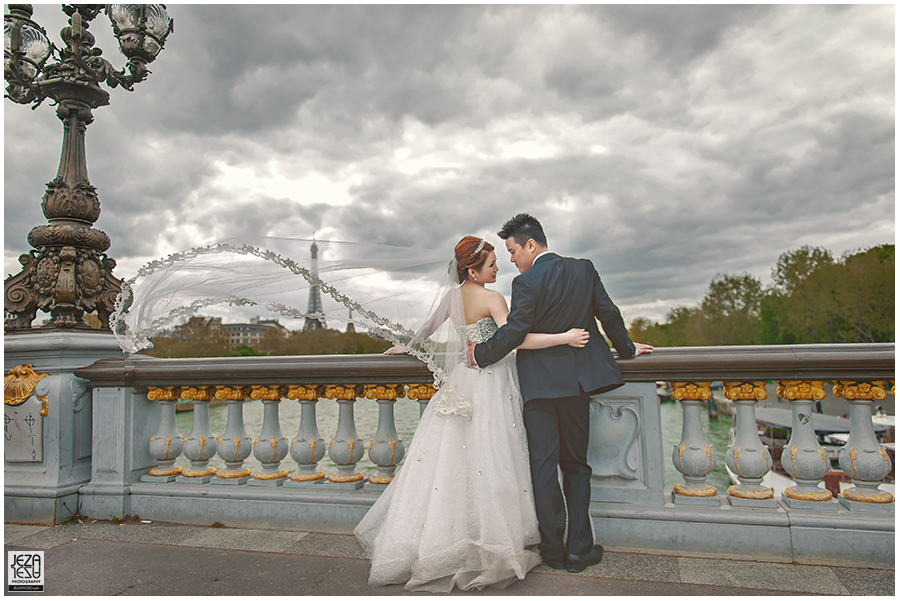 Paris Pre-wedding under the eiffel tower 