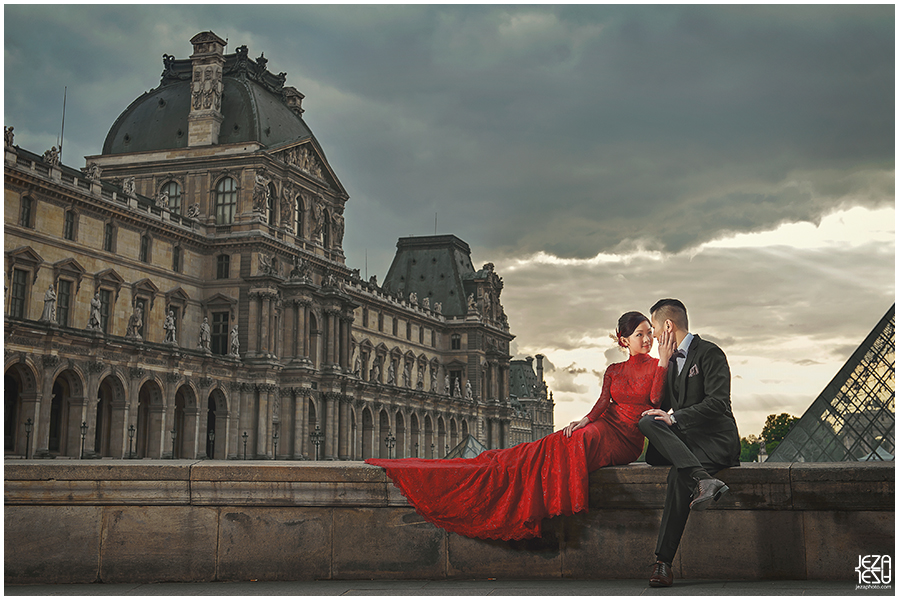 mimi & eddy Paris Pre Wedding near du musée du Louvre