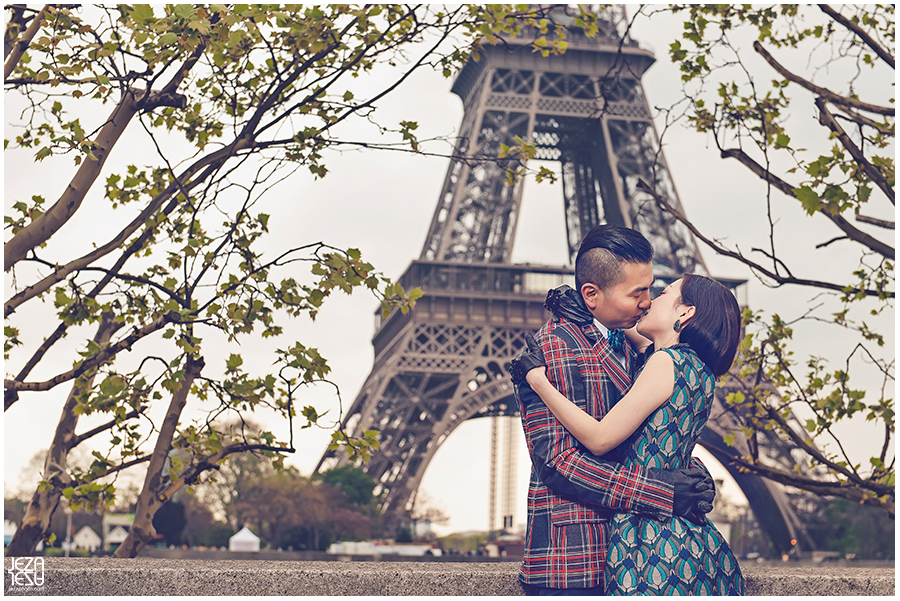 mimi & eddy Paris Pre Wedding under eiffel tower