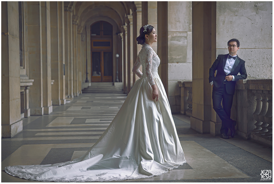 paris louvre museum wedding photo paris louvre museum wedding photo