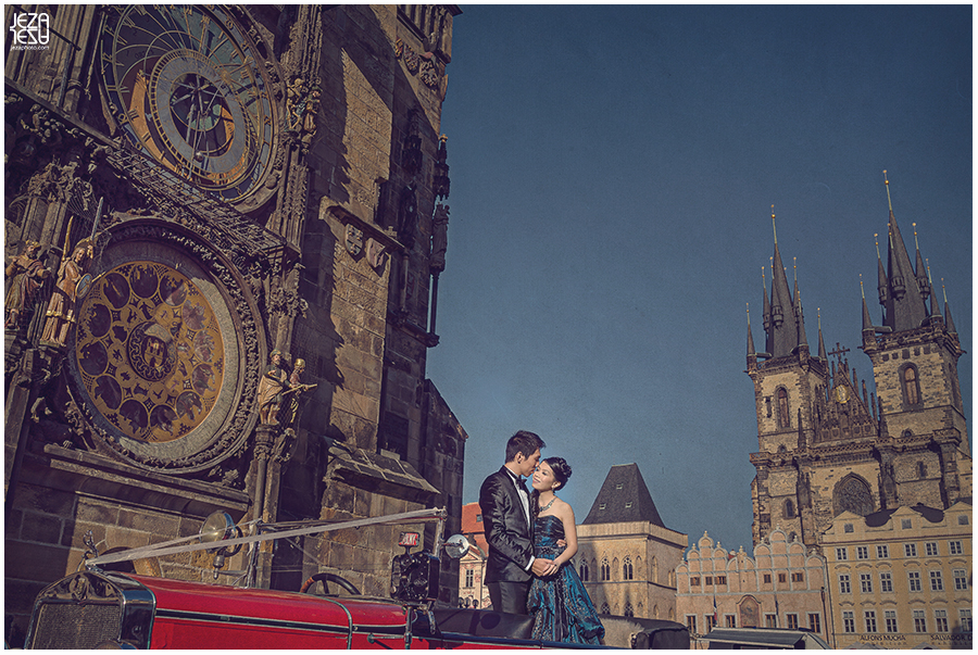 Czech Republic, Prague Pre Wedding Session The Prague Astronomical Clock