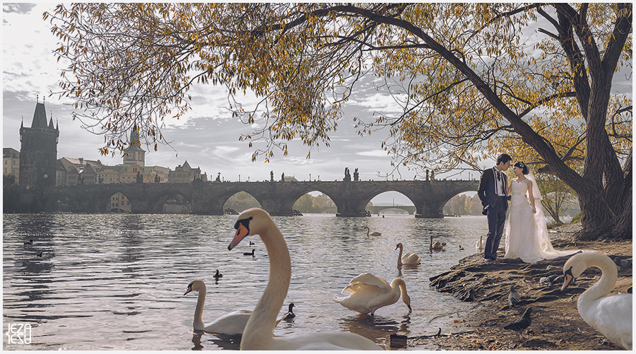 Czech Republic, Prague Pre Wedding Session on the Charles Bridge.