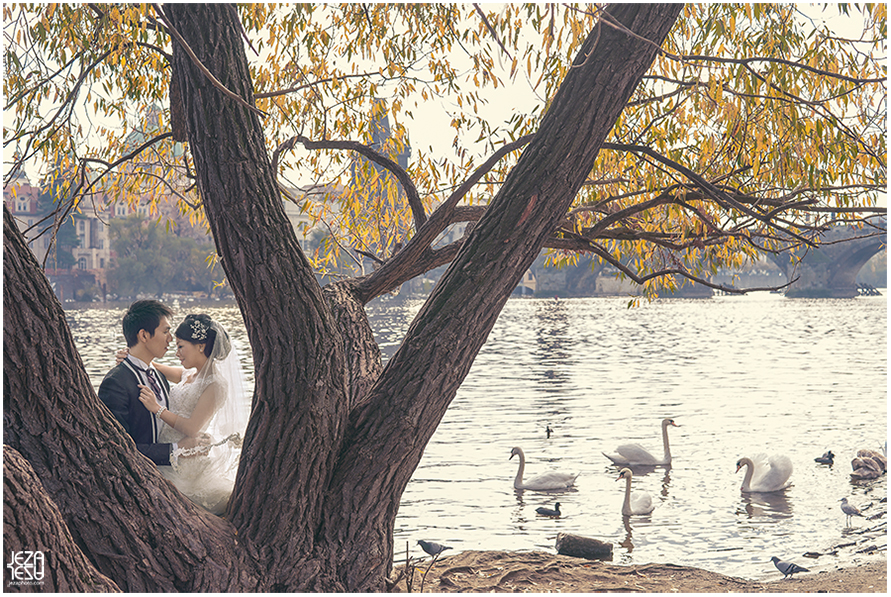 Czech Republic, Prague Pre Wedding Session on the Charles Bridge.