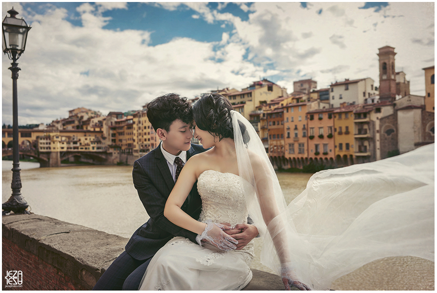 Florence, italy Pre-Wedding on Ponte Vecchio