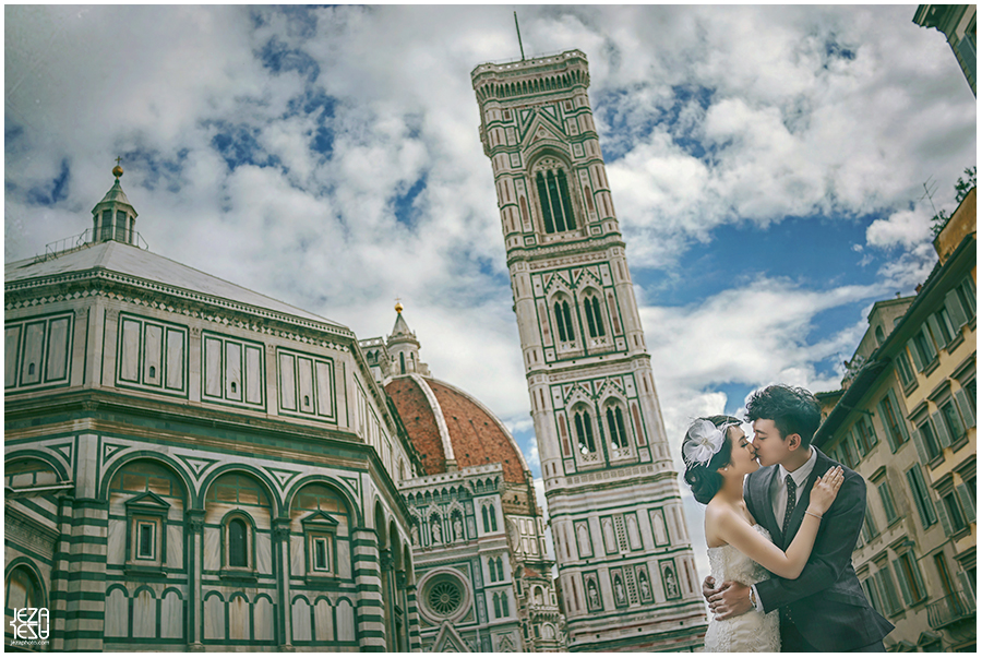 Florence, italy Pre-Wedding, Piazza del Duomo