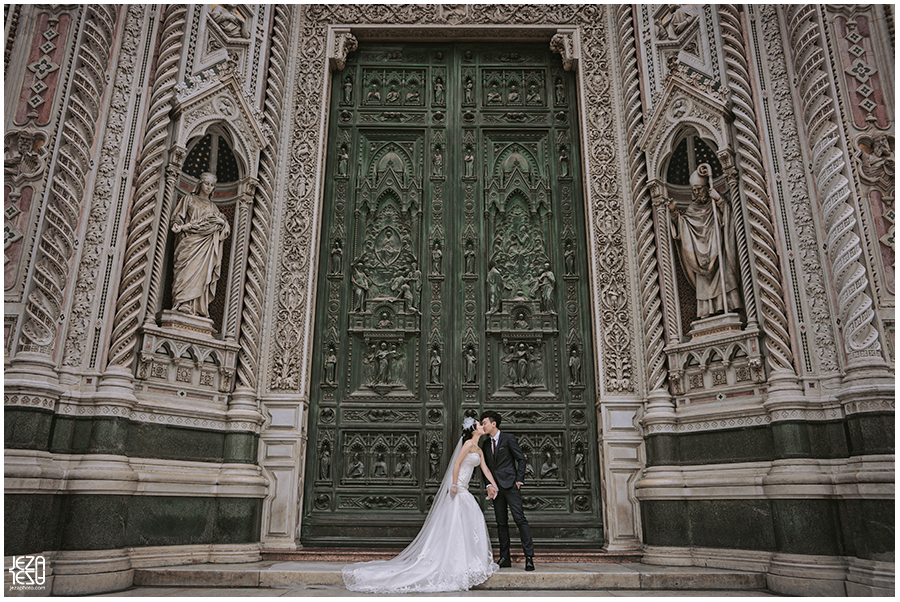 Florence, italy Pre-Wedding, Piazza del Duomo