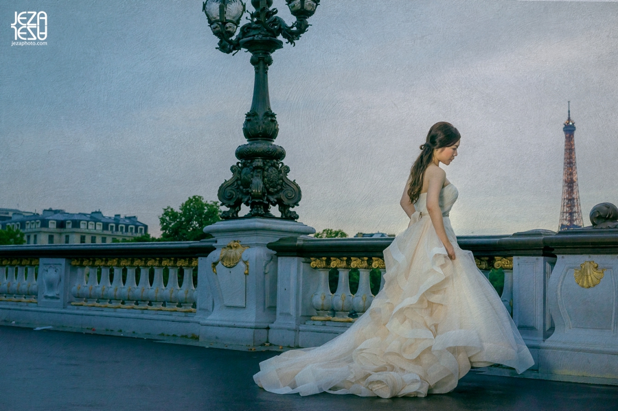 Don & Clara Paris Pre Wedding Engagement Photo shoot Pont Alexandre III