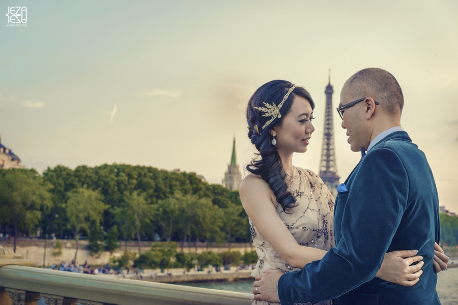 Paris Pre-wedding Engagement Photo session