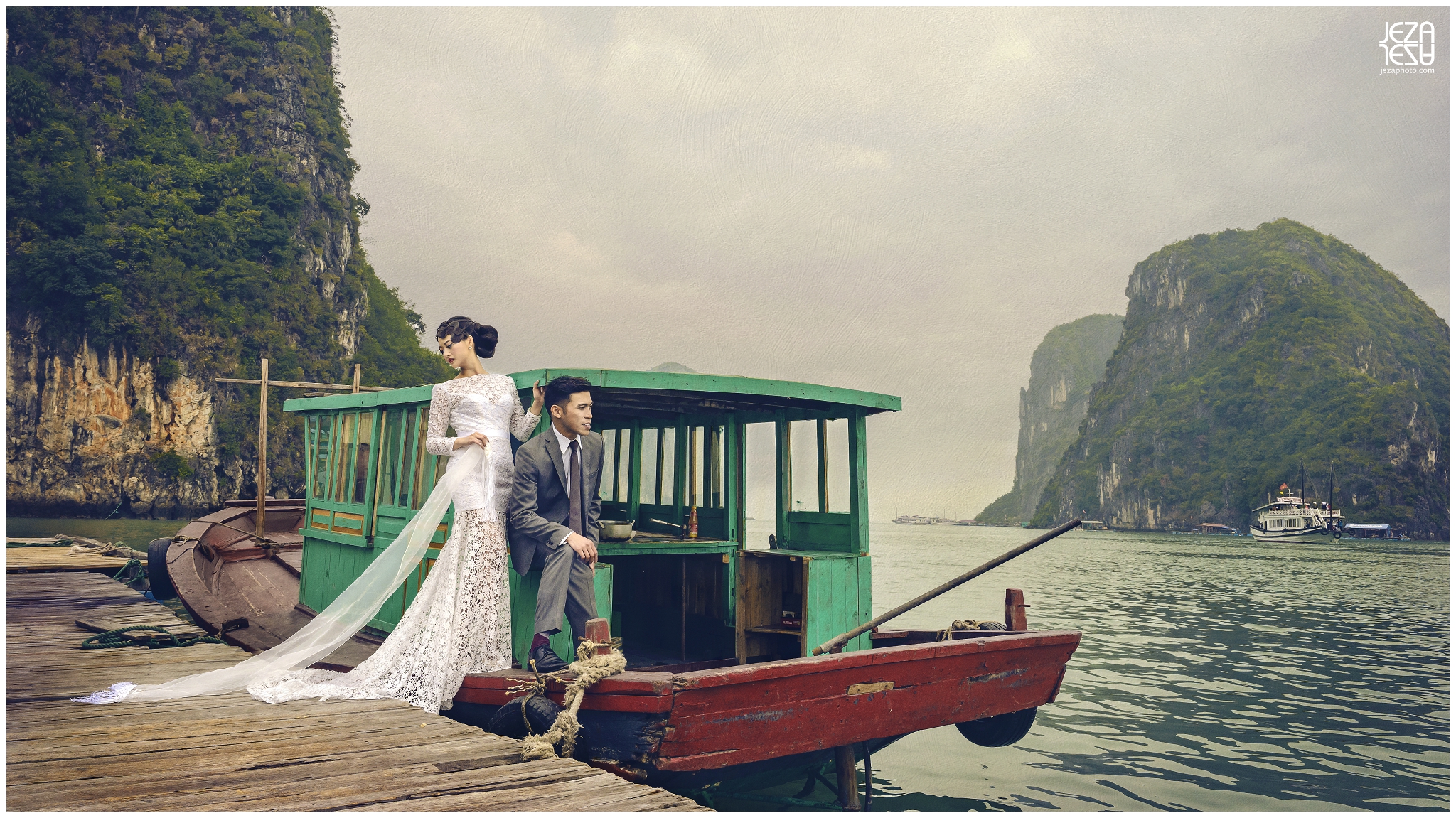 Asia Vietnam Pre Wedding Engagement on a Boat