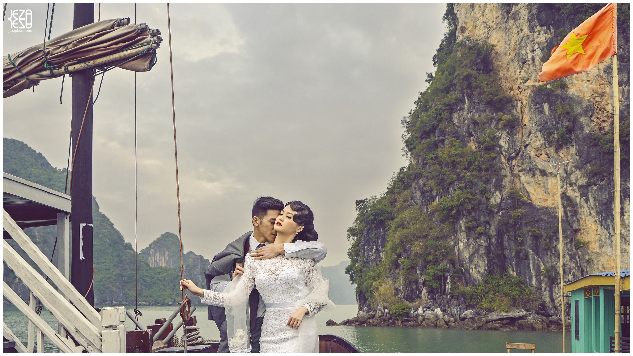 Asia Vietnam Pre Wedding Engagement on a Boat