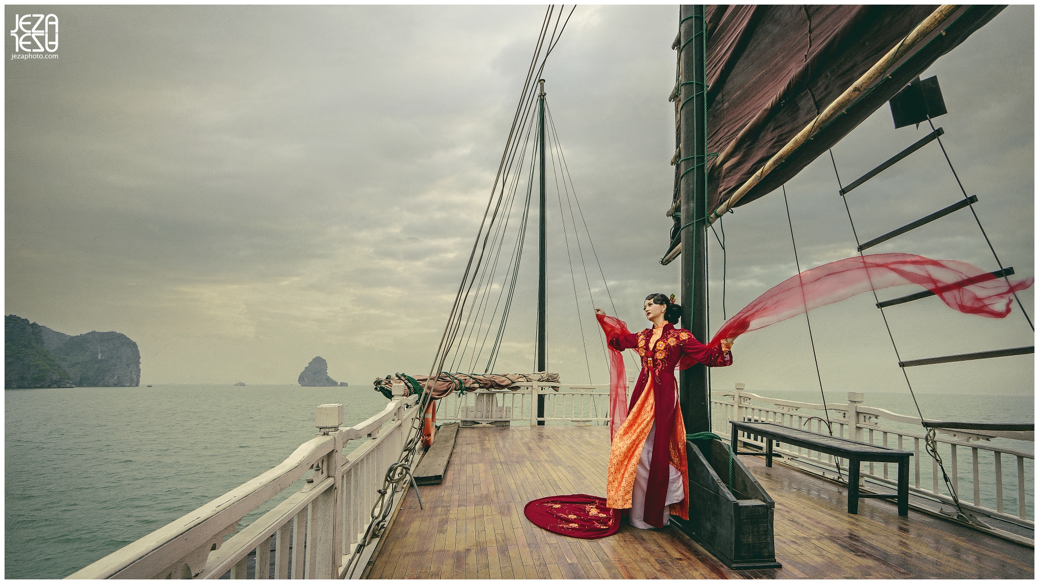 Asia Vietnam Pre Wedding Engagement on a Boat