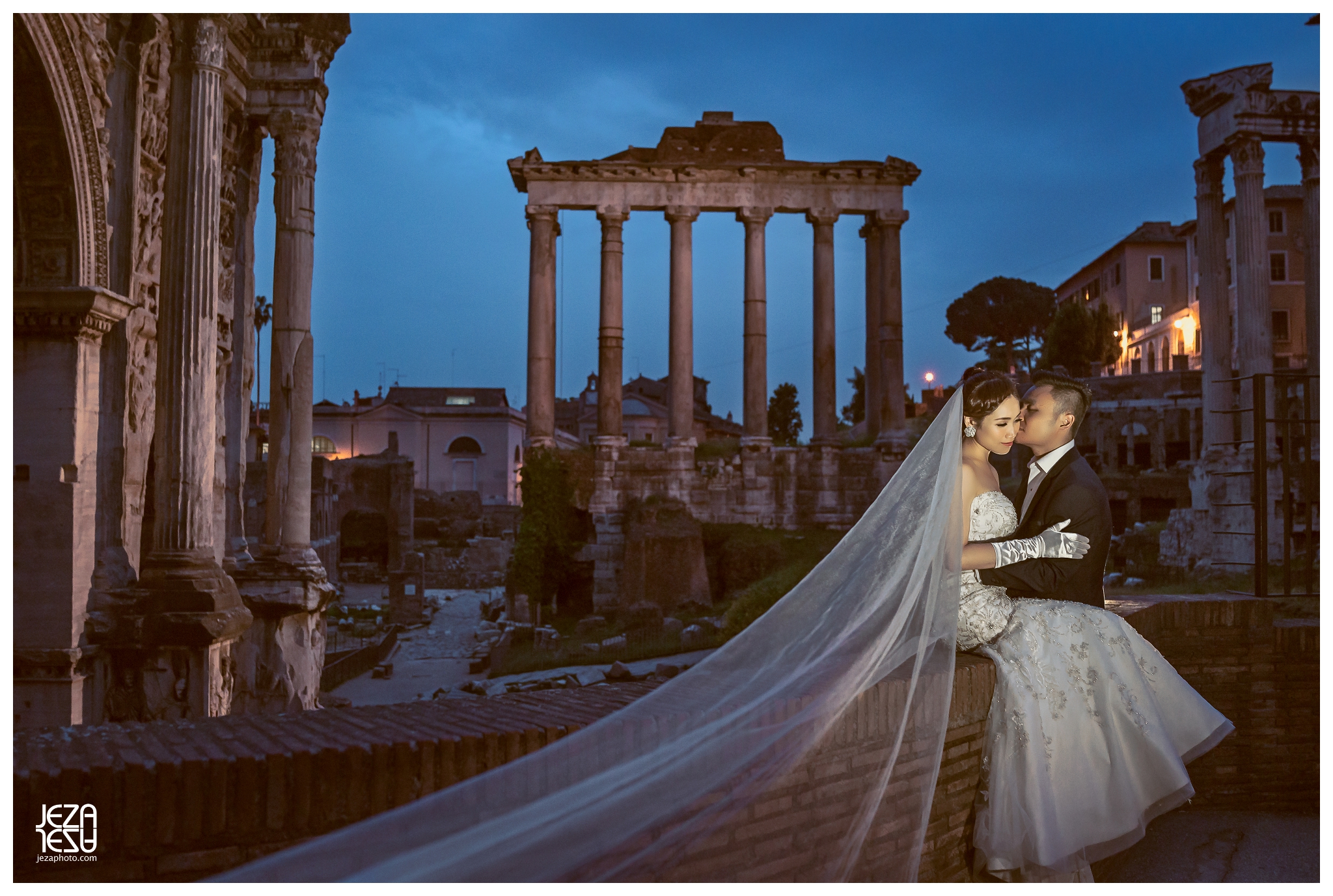 Italy Rome colosseum Engagement Prewedding photo session