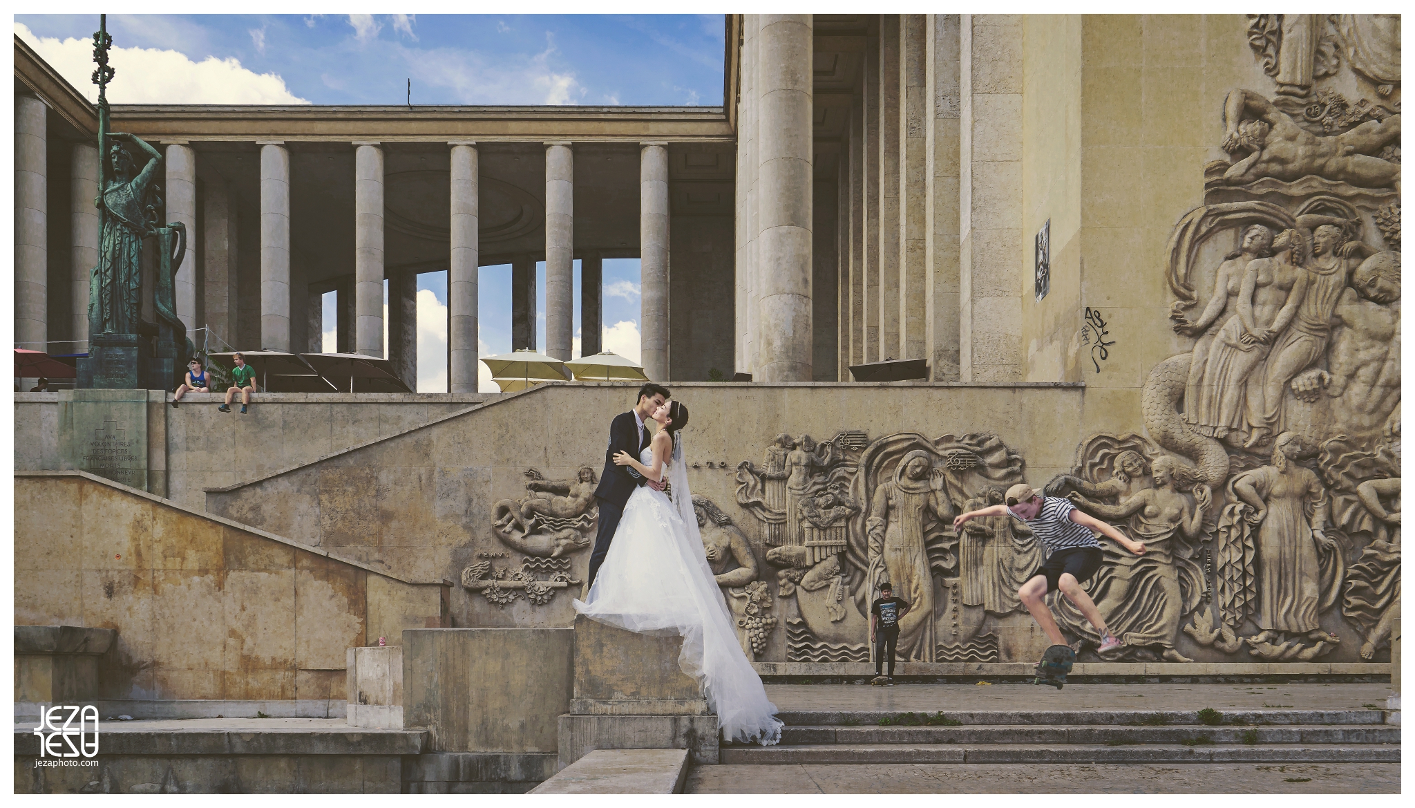 paris Pont Alexandre III The Eiffel Tower Musée du Louvre pre wedding engagement photo session by jeza photography zabrina deng and jeremy chan