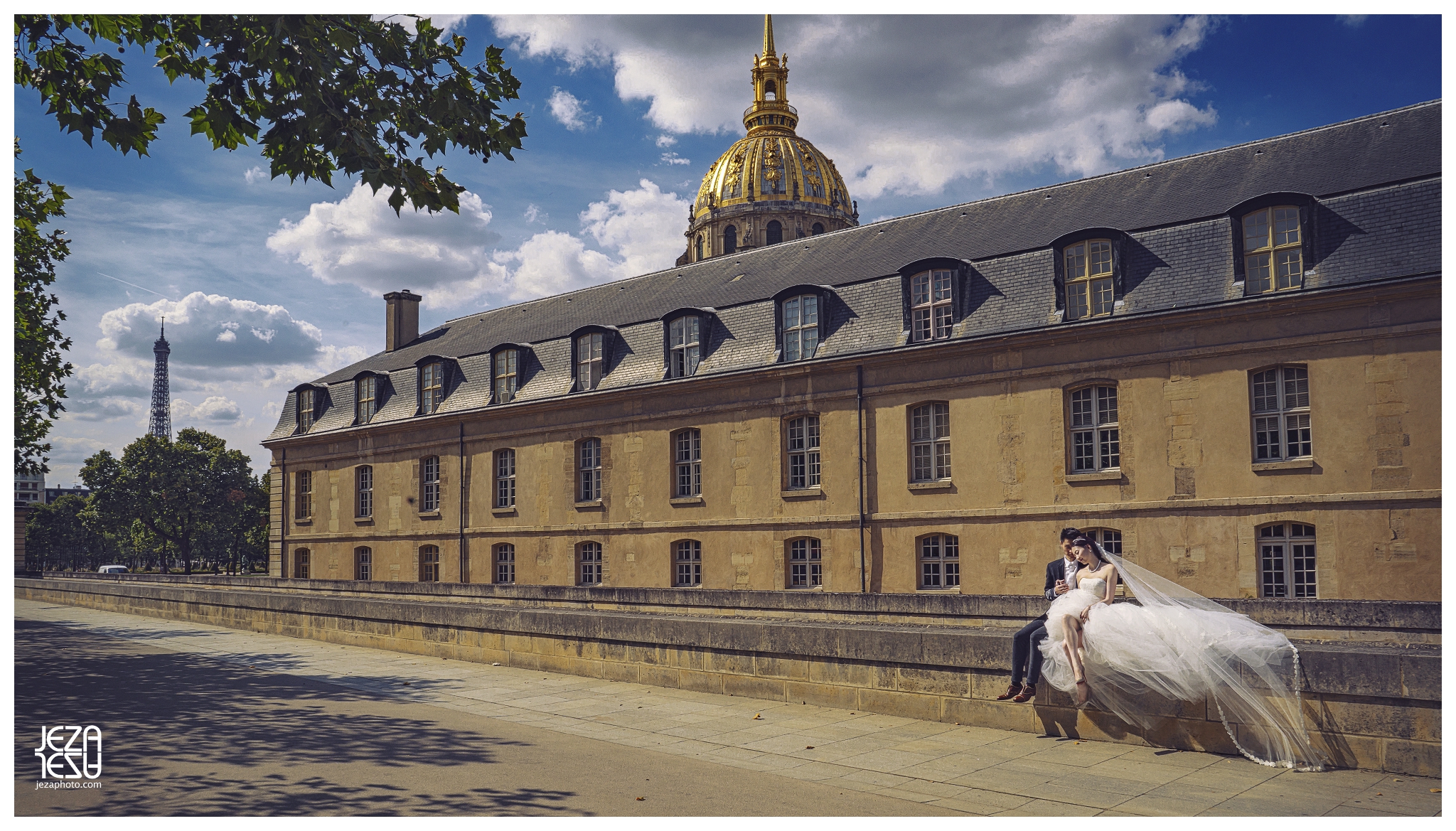 paris Pont Alexandre III The Eiffel Tower Musée du Louvre pre wedding engagement photo session by jeza photography zabrina deng and jeremy chan